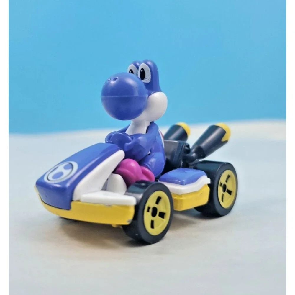 Hot Wheels Mario Kart Blue Yoshi Standard Kart 1:64 Diecast Mattel Nintendo Toy